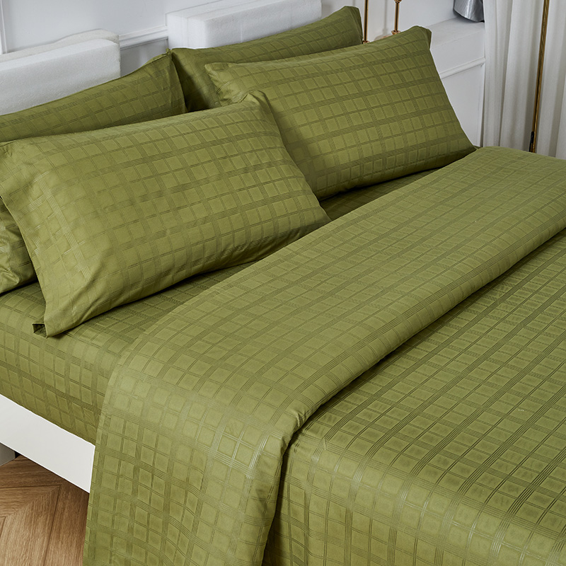 High-quality soft 4pcs bedding set, 100% Polyester, Plaid style