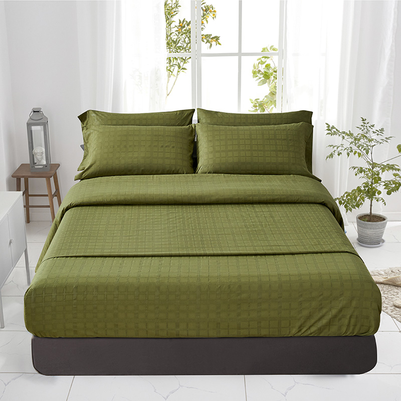 High-quality soft 4pcs bedding set, 100% Polyester, Plaid style