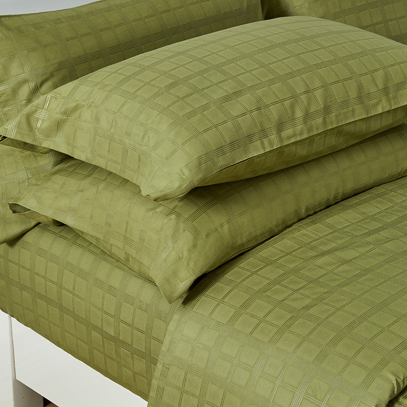 High-quality soft 4pcs bedding set, 100% Polyester, Plaid style