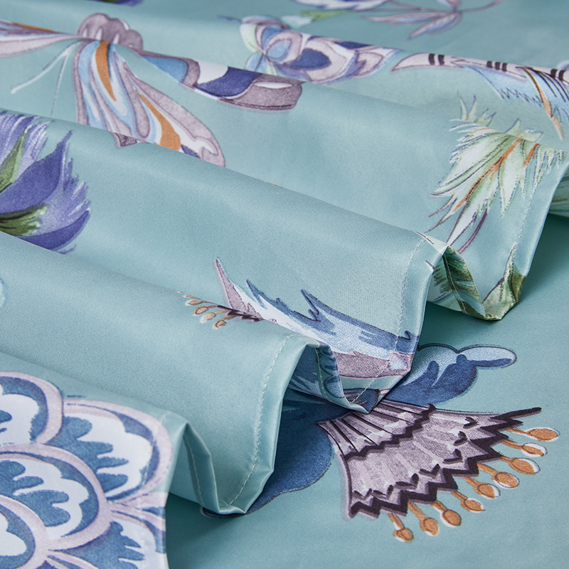 Polyester Brushed fabric Colorful floral pattern printing quilt cover pillowcase set bedding set for  family