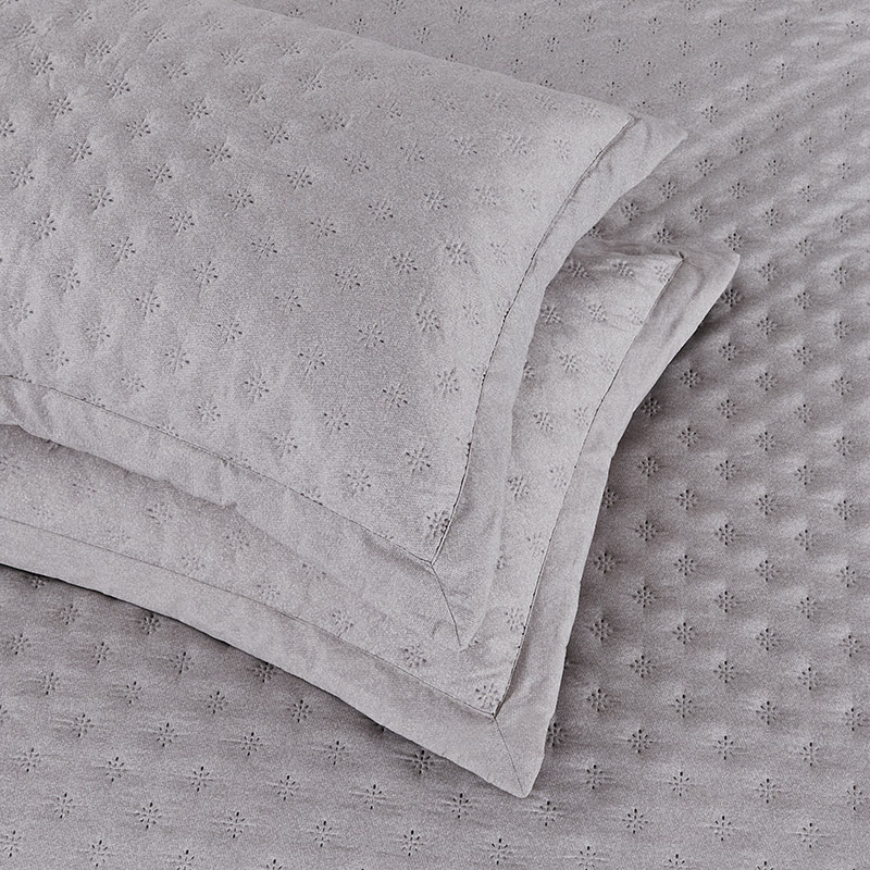 3pc Ultrasonic Embossed Solid Microfiber  Quilt Sets