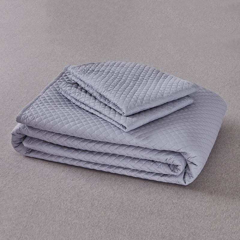 Solid color Light Grey Microfiber 3 Piece Coverlet Set Ultra Soft Luxurious Lightweight All Season Diamond Stitched