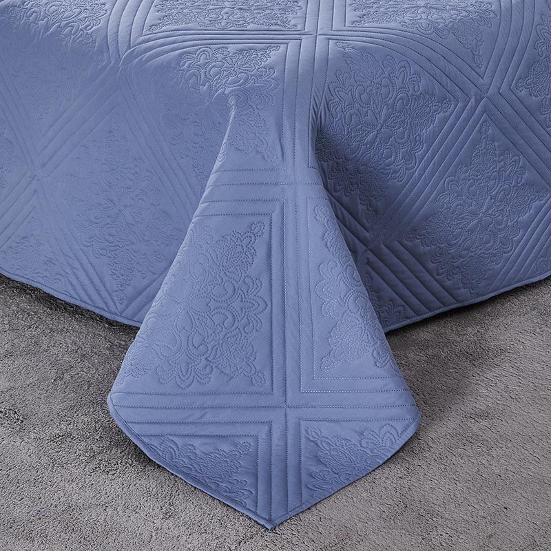 Oversized reversible quilt set Full/Queen 3 piece bedspread coverlet set