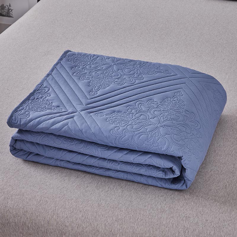 Oversized reversible quilt set Full/Queen 3 piece bedspread coverlet set