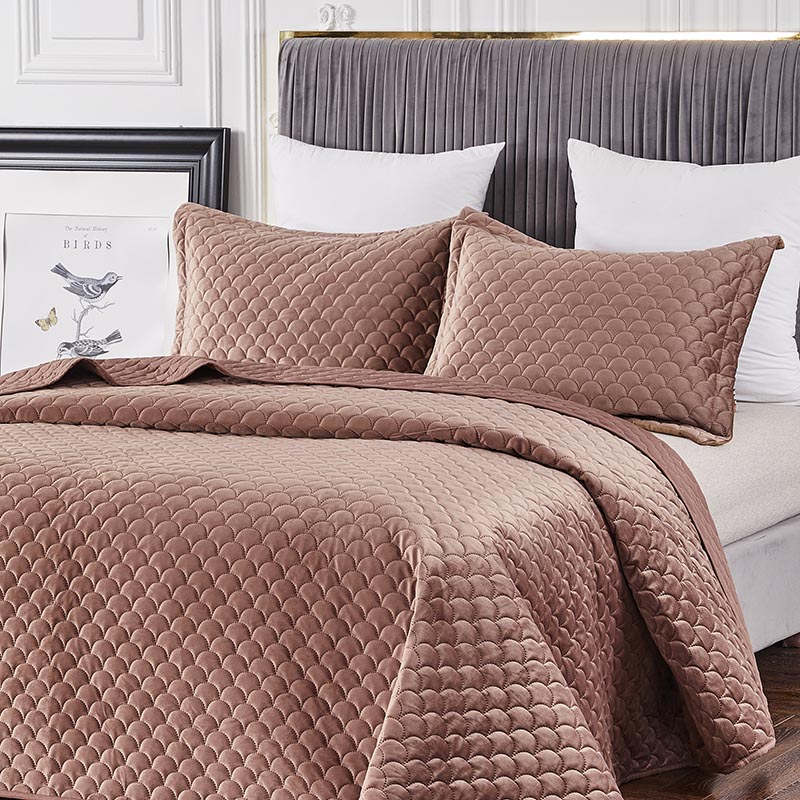 2020 polyester velvet custom printing UltrasonicPinsonic quilt set