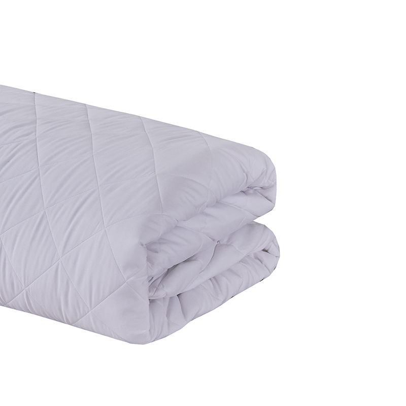 Quilted Fitted Style Waterproof  Mattress Pad & Cover