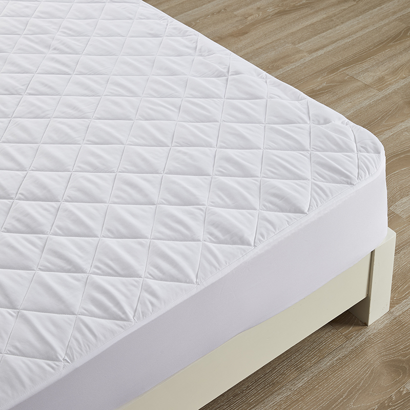 Quilted Fitted Style Waterproof  Mattress Pad & Cover