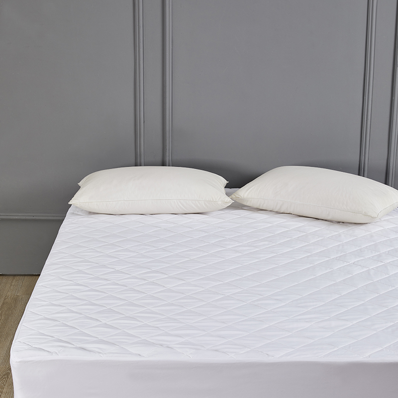 Quilted Fitted Style Waterproof  Mattress Pad & Cover
