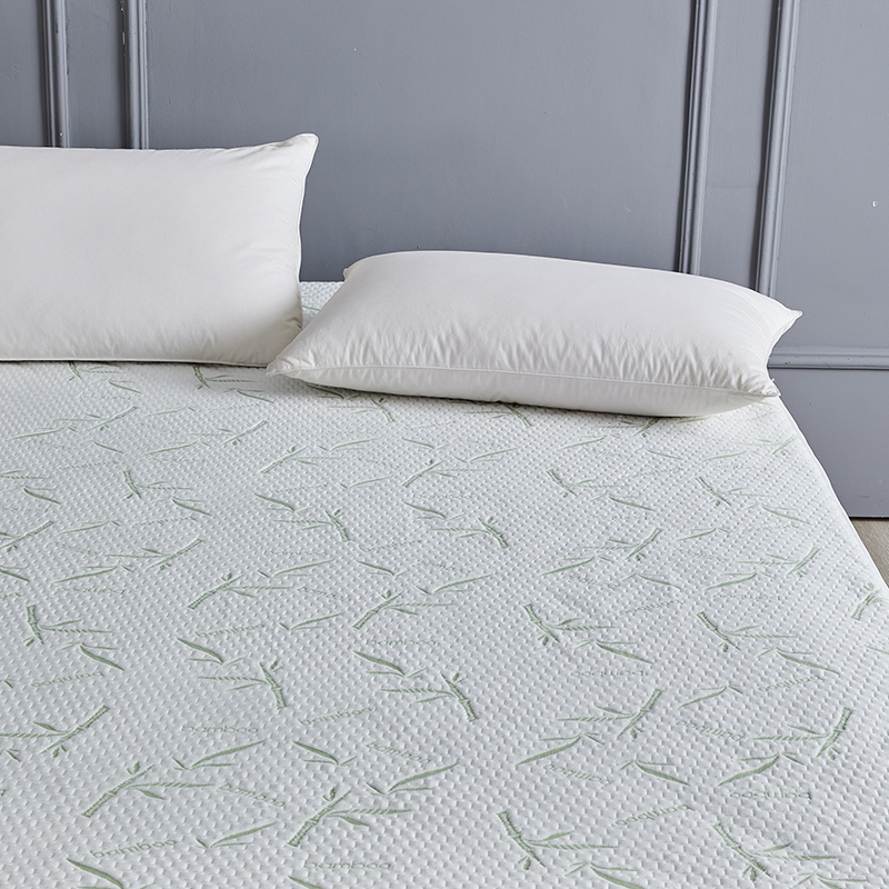 Bamboo Jacquard Fabric Hypoallergenic Waterproof Mattress Protector for Amazon