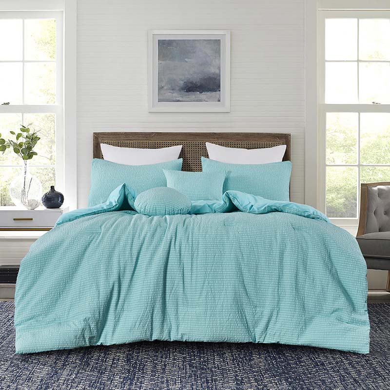Top Seller  Stripes Seersucker 100% Polyester  Queen Size Bed Comforter For Winter