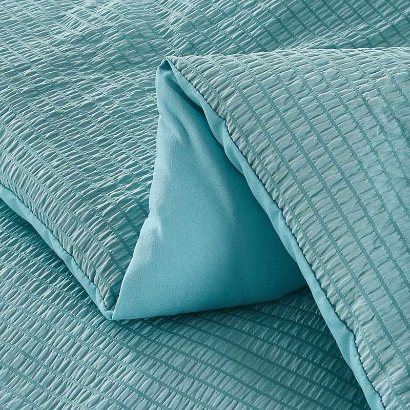 Top Seller  Stripes Seersucker 100% Polyester  Queen Size Bed Comforter For Winter