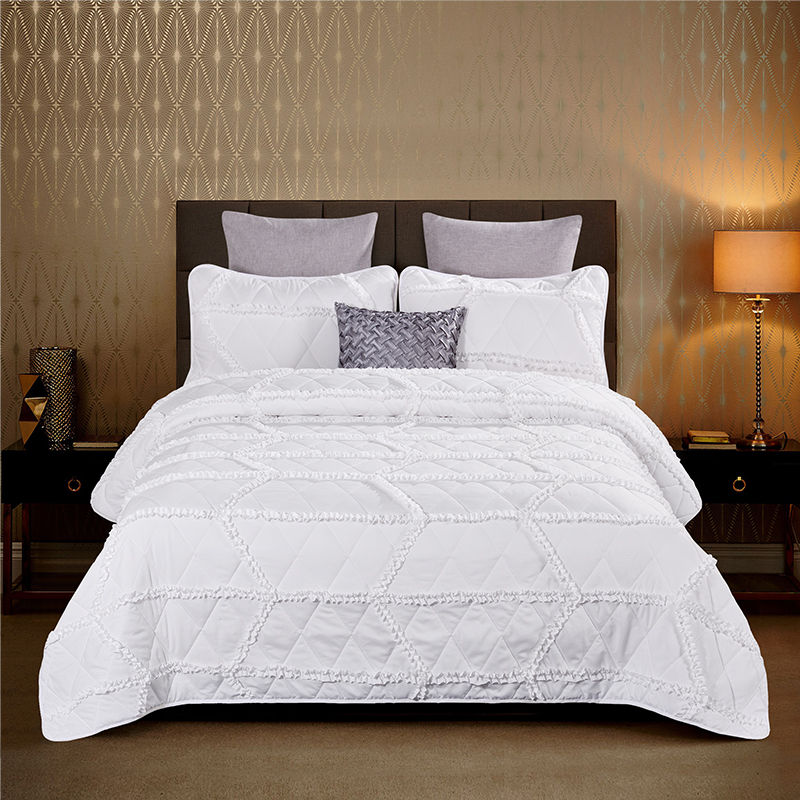 Thin lightweight lace ruffled quilt bedspread microfiber polyester coverlets